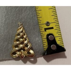 Vintage Small Avon Gold Tone Clear Rhinestone Christmas Tree Brooch Pin, 1 1/4”